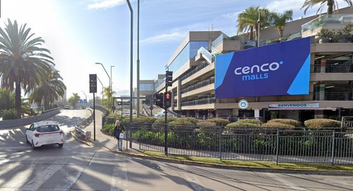 Local Comercial En Arriendo/ Las Condes/ Padre Hurtado/ Mall