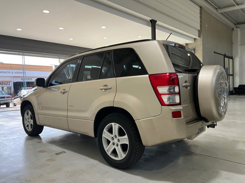 Imagen 4 de 8 de Suzuki Grand Vitara Jiii 2.0 5ptas Impecable