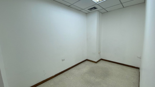 Edificio Comercial En Venta. Bello Monte-el Recreo. 710 M2. 3 Puestos Techados. Listo Para Mudarse!