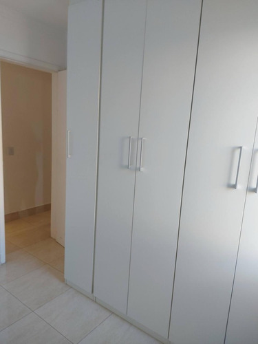 Apartamento Térreo Em Cotia Cozinha E Quartos Com Armários