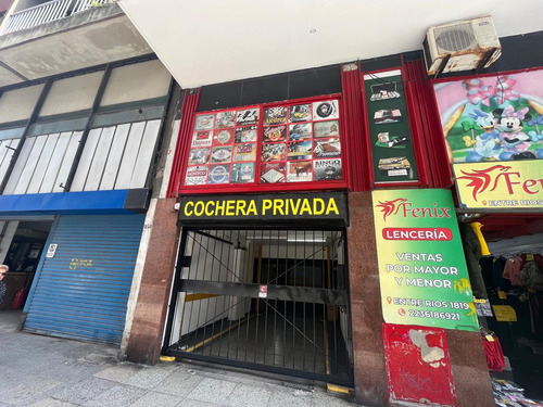 Cochera En Plaza Colon