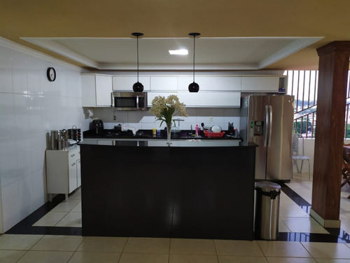 Imagem 7 de 14 de Belissima Casa Bairro Iguaçu