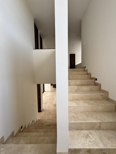Casa En Venta Merida, Komchen En Privada, Entrega Inmediata.