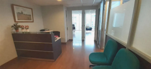 Oficina En Venta En Las Condes, Sector Clínica Las Condes.