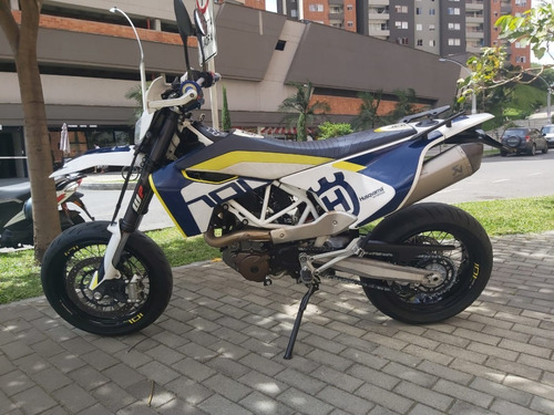 Husqvarna 701 Supermoto