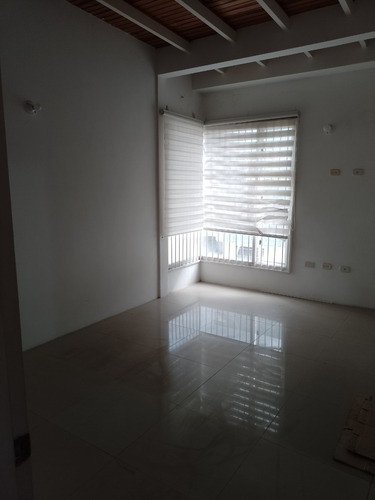 Imagen 15 de 22 de En Alquiler Casa Moderna Amoblada. Av. La Guayana San Cristobal