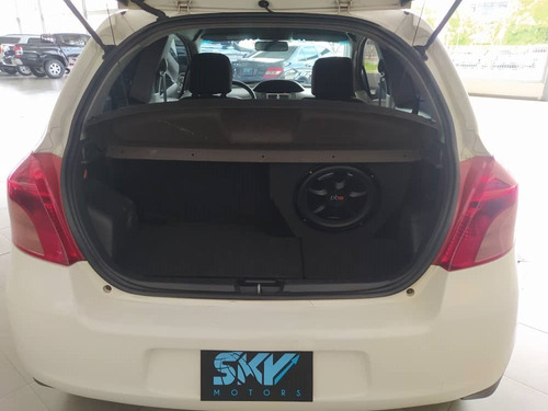 Imagen 6 de 10 de Toyota Yaris Sport