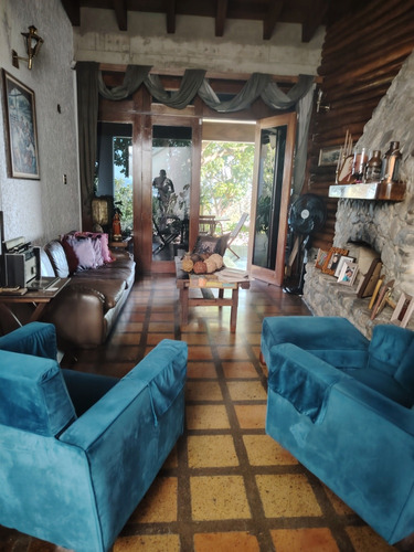 Espectacular Casa En El Manzano, Excelente Vista. Emss