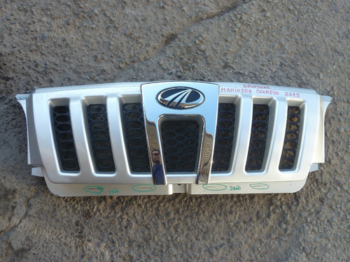 Mascara Con Daño Mahindra Scorpio 2015  Vea Fotos  Lea