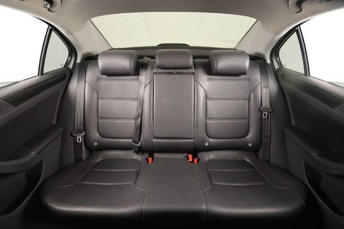 Volkswagen Vento 2.5 Luxury Tiptronic 2014