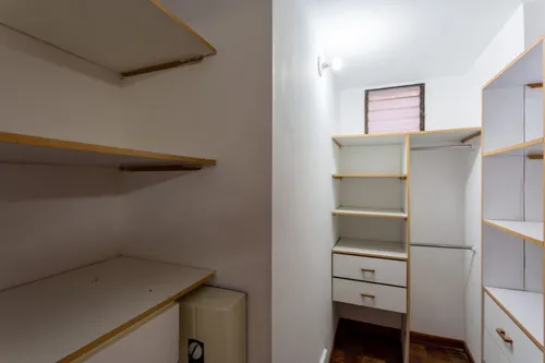 Apartamento En Venta En Conquistadores. Cod V21453