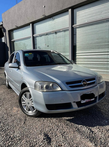 Imagen 2 de 11 de Chevrolet Astra 2008 2.0 Gl Full Nunca Gnc Impecable Permuto