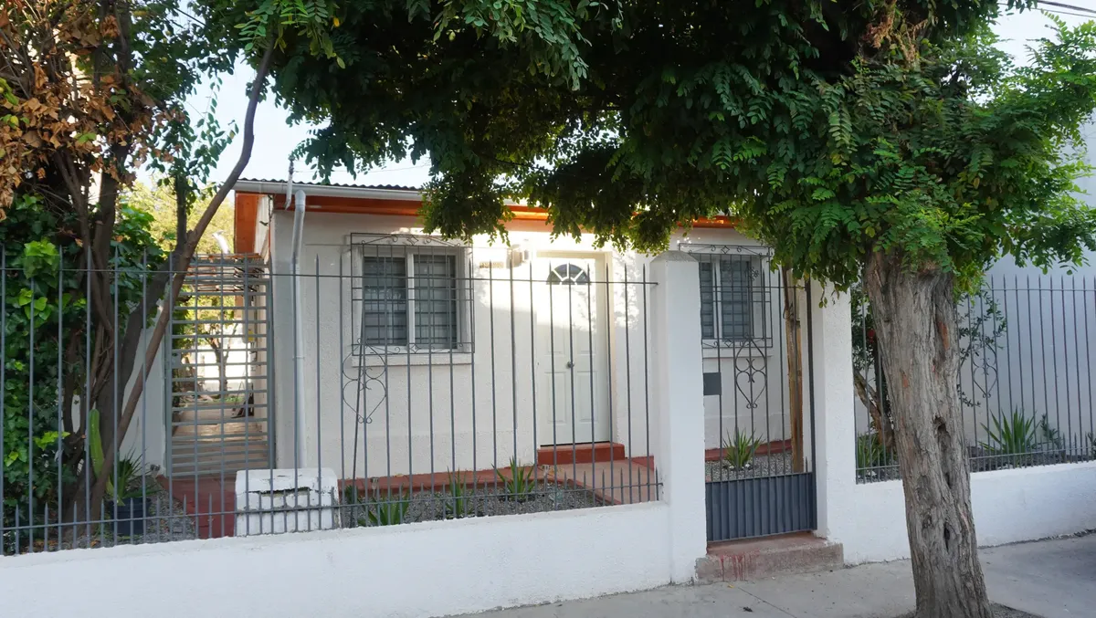 Imagen 1 de 12 de Casa Antigua Renovada, Lista Para Llegar Y Vivir