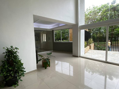 Apartamento En Venta Las Chimeneas Valencia, A Estrenar Con Planta Para Áreas Comunes, Facial Acceso A La Autopista Y Vías Principales. Dapo