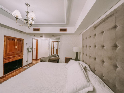 Imagen 20 de 26 de Espectacular Casa De Categoría En Lo Mejor De Adrogué Con Parque