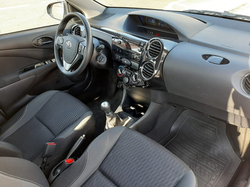 Imagem 10 de 15 de Toyota Etios Sedam X Plus 1.5