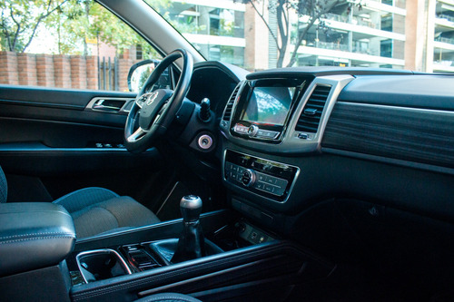 SsangYong Rexton 2.0 Mt 4x2 Std