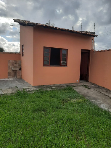 Imagem 13 de 29 de Casa À 1 Km Do Mar, No Bairro Jardim Palmeiras 2, Em Itanhaém, Com Sacada E Espaço Para Piscina