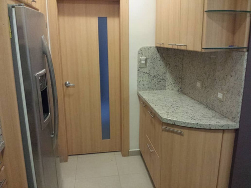 Imagen 3 de 20 de Town House En Venta Con Planta Eléctrica En El Trigal Norte, Residencias Monte Plata.