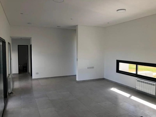 Imagen 15 de 30 de Magnifica Casa En Venta De 4 Ambientes En Barrio Santa Inés - Canning