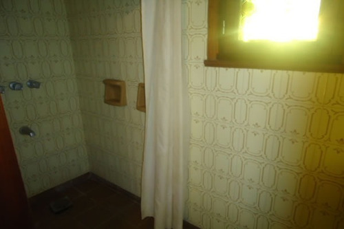 Imagen 18 de 30 de Excelente Chalet De 6 Ambientes Con Piscina Y Casa De Servicio Ideal Vivienda Permanente Muy Luminoso