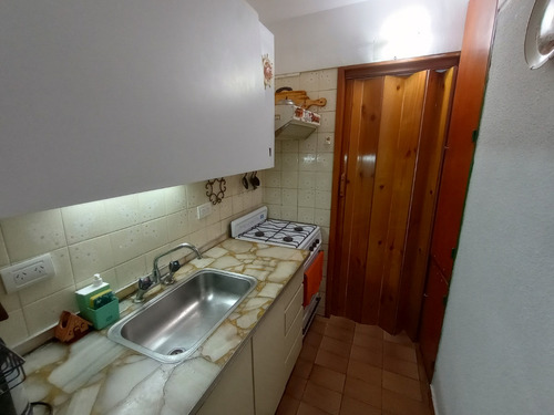 Comodo Departamento Ubicado En Zona Centrica A Solo 3 Cuadras De La Playa.