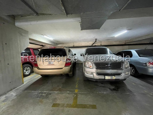 Exclusivo Apartamento Comodo Y Con Buena Distribucion En Venta En La Castellana Yf