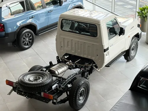 Toyota Land Cruiser 79 4.0 Chasis