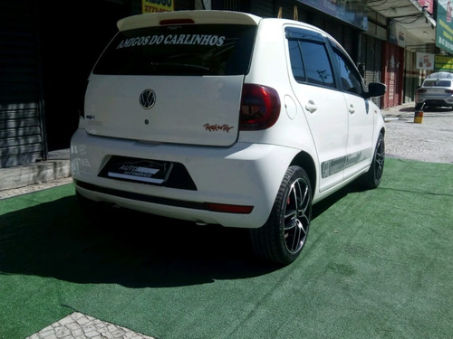 Imagem 10 de 11 de Volkswagen Fox 1.6 2013/2014, Zero Demais