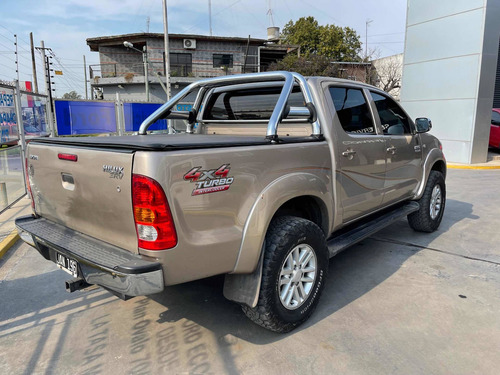 Imagen 4 de 7 de Toyota Hilux 2010 3.0 I Srv Cab Doble 4x4 Cuero