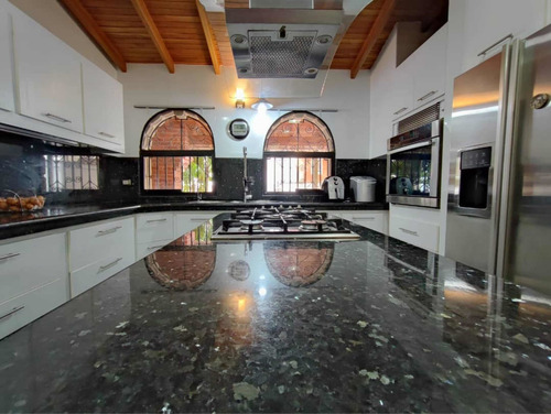 Imagen 10 de 30 de En Venta Exclusiva Propiedad En Urb Privado El Feudo