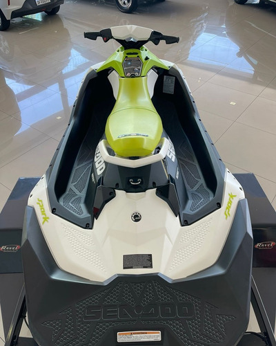 Sea Doo/ Spark 90hp 2023 Com Carretinha