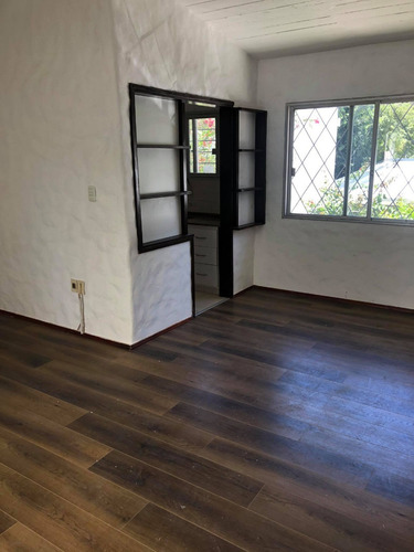 Tipo Casa Sin Gc,con Cochera, Terraza, A Pasos Del Prado.