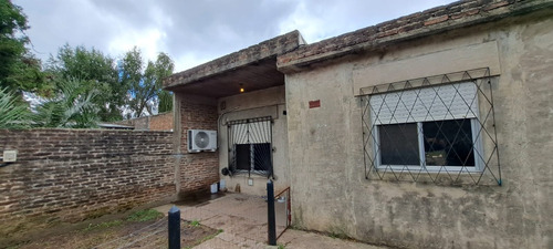 Santiago Del Estero 200 Venta Casa 4 Amb Con Cochera Ezeiza