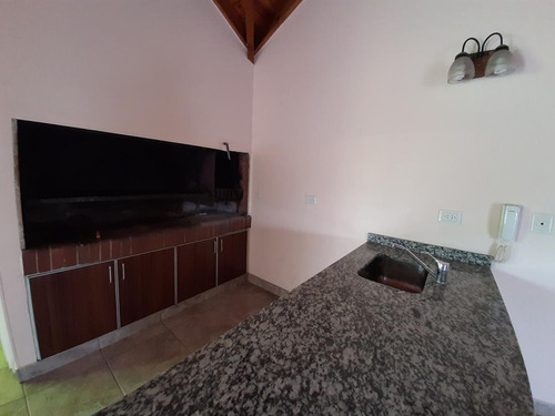 Excelente Departamento 3 Ambientes Con Cochera En Morón Sur