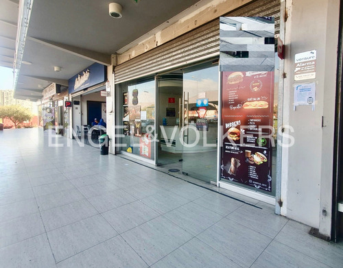 Local 142 M2 En Strip Center - Sector Norte