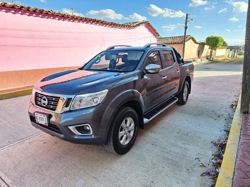 Nissan NP300 Frontier 2.5 Le Aa Mt