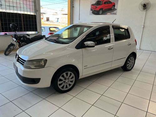 Volkswagen Fox 1.0 MI TREND 8V FLEX 4P MANUAL