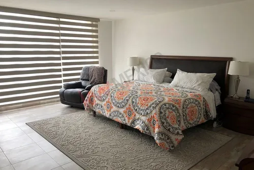 Venta De Casa Con Recámara En Planta Baja En Lomas De Angelópolis