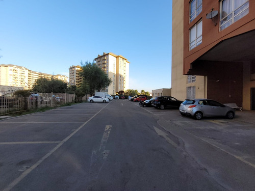 Metro Barrancas / Diagonal Teniente Cruz / Estacionamiento