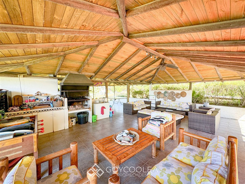 Casa En Venta De 4 Dorm. En La Estrella