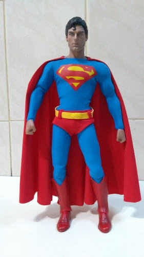 Figura De Supermán Christopher Reeves Escala 1/6 No Hot Toys (Usado)