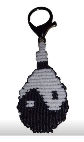 Llavero Tejido En Macrame. Dibujo Yin Yang. Hilo Acerado.