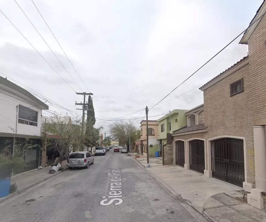 Aproveche Gran Oportunidad, Casa De Remate Bancario En Sierra Del Parral, Las Puetes, San Nicolás De Los Garza, Nuevo León