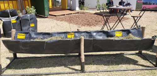 Comedero Vacuno De 1.25 Mt X 25 Mts X 1000 Mic C/alambre Ar