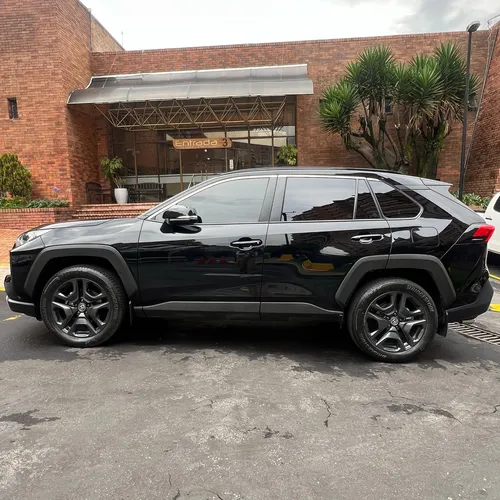 Toyota RAV4 2.5L X-Road 4X4