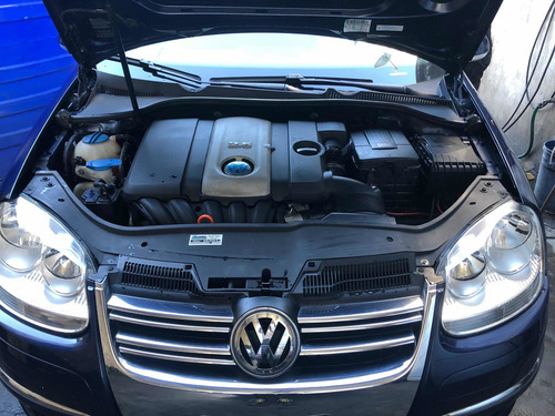 Volkswagen Vento 2.5 Advance 2008