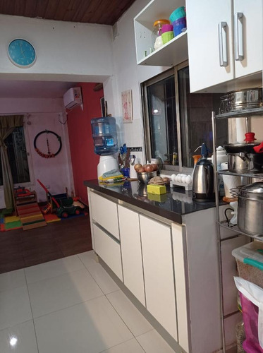 Imagen 5 de 27 de Venta - Casa Y Dos Departamentos - Bella Vista