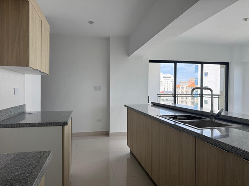 Rento Apartamento 6to Piso En La Zona Universitaria, Santo D