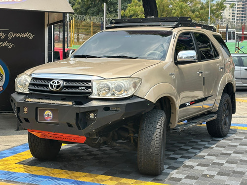 Toyota Fortuner Sr
